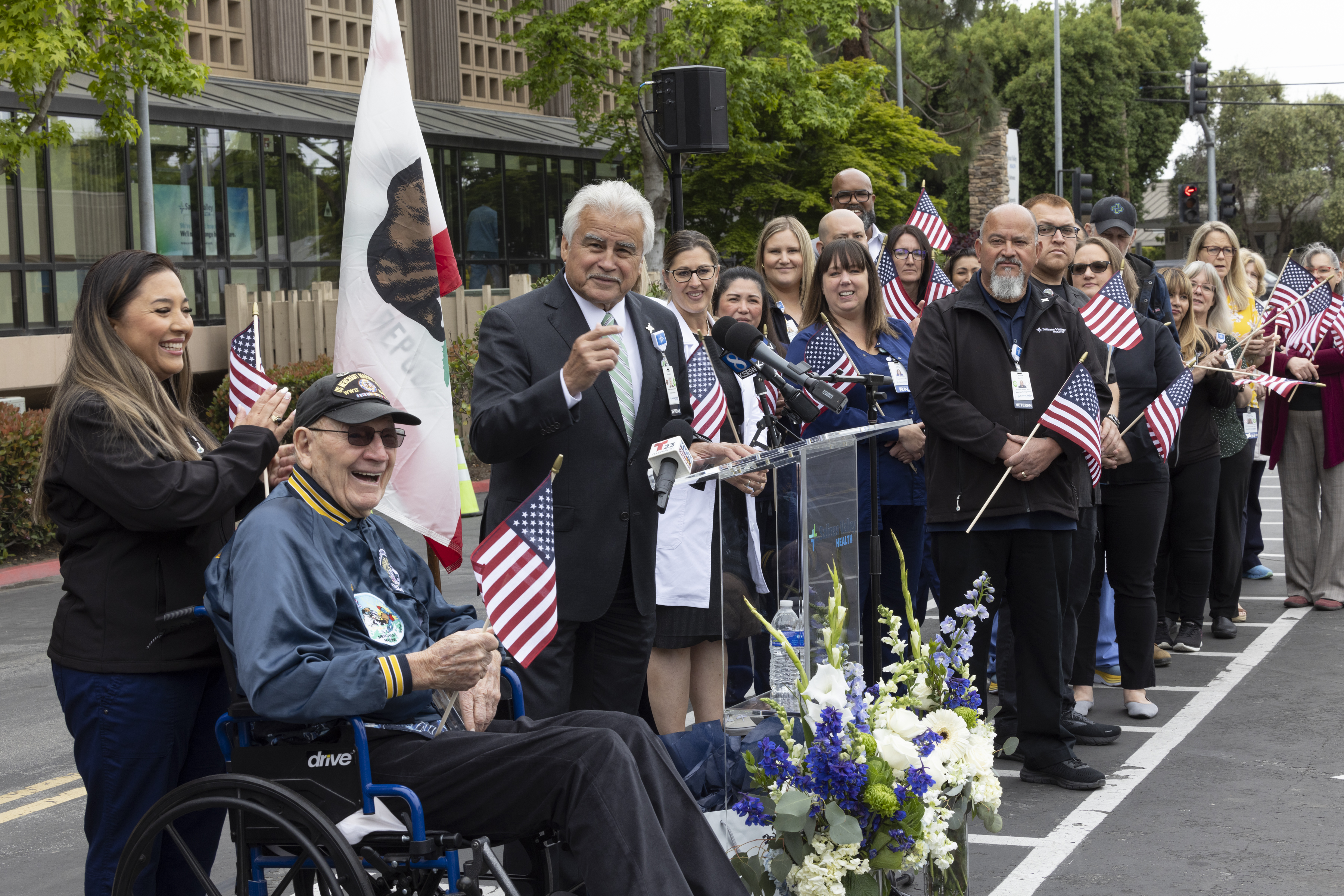 Mariners pay tribute on Memorial Day