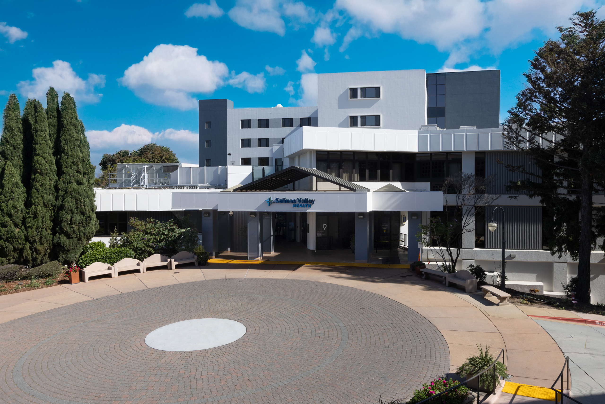 Outside of Salinas Valley health building